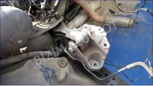 407 çıkma motor kulağı